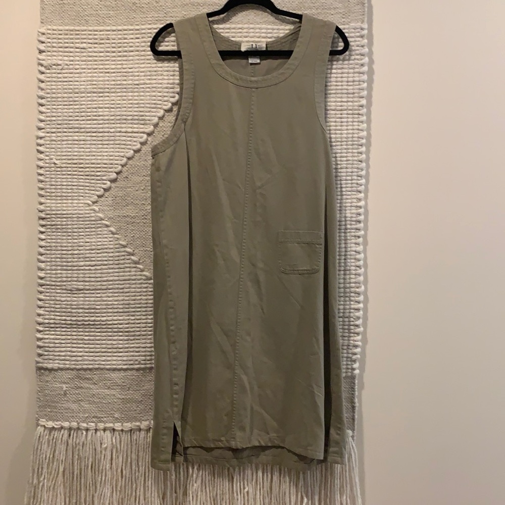 Green/tan dress